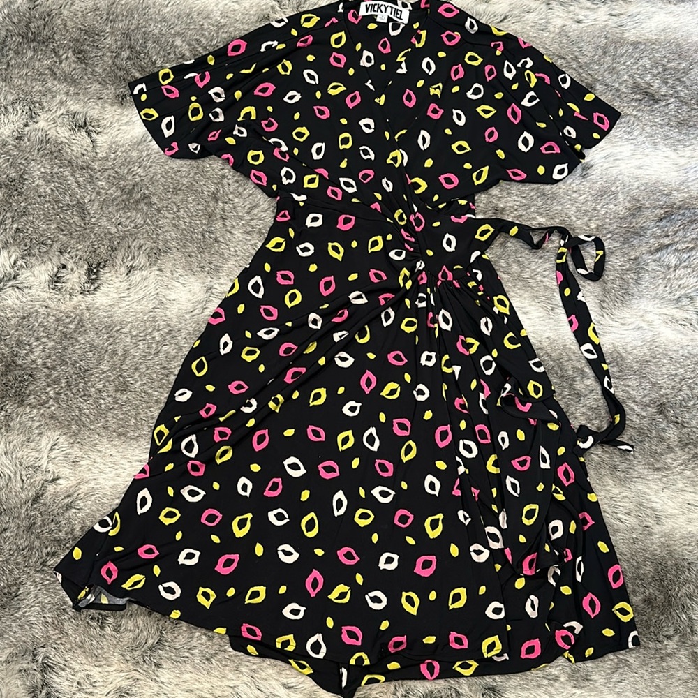 Vicky tiel Retro print wrap dress